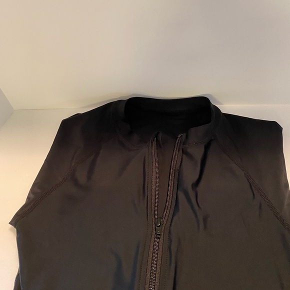 Women's Black Zip-Up RashGuard - Picture 10 of 15
